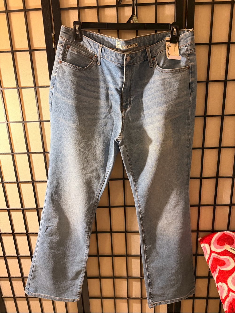 No Boundaries Women’s Light Blue Straight Jeans - Picture 4 of 5